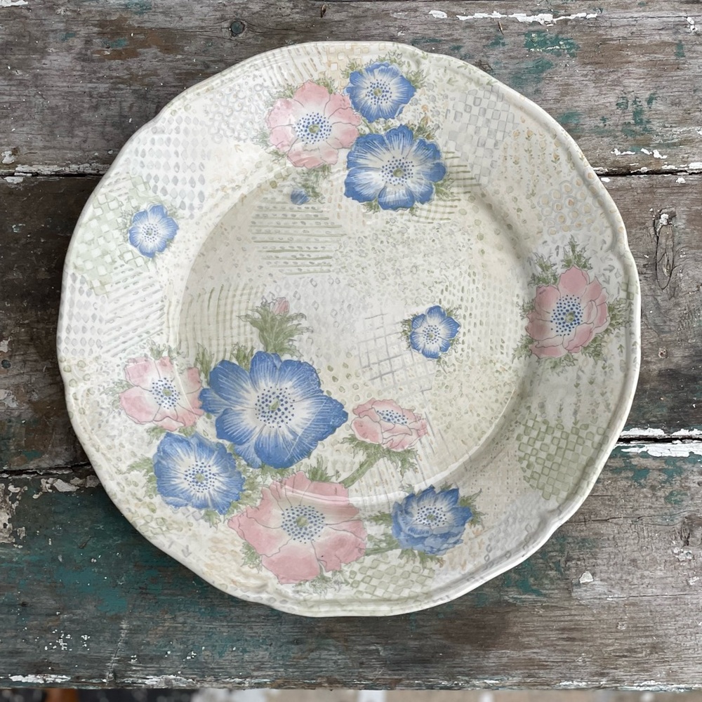 Fitz & Floyd Province ceramic floral 2 dinner plates